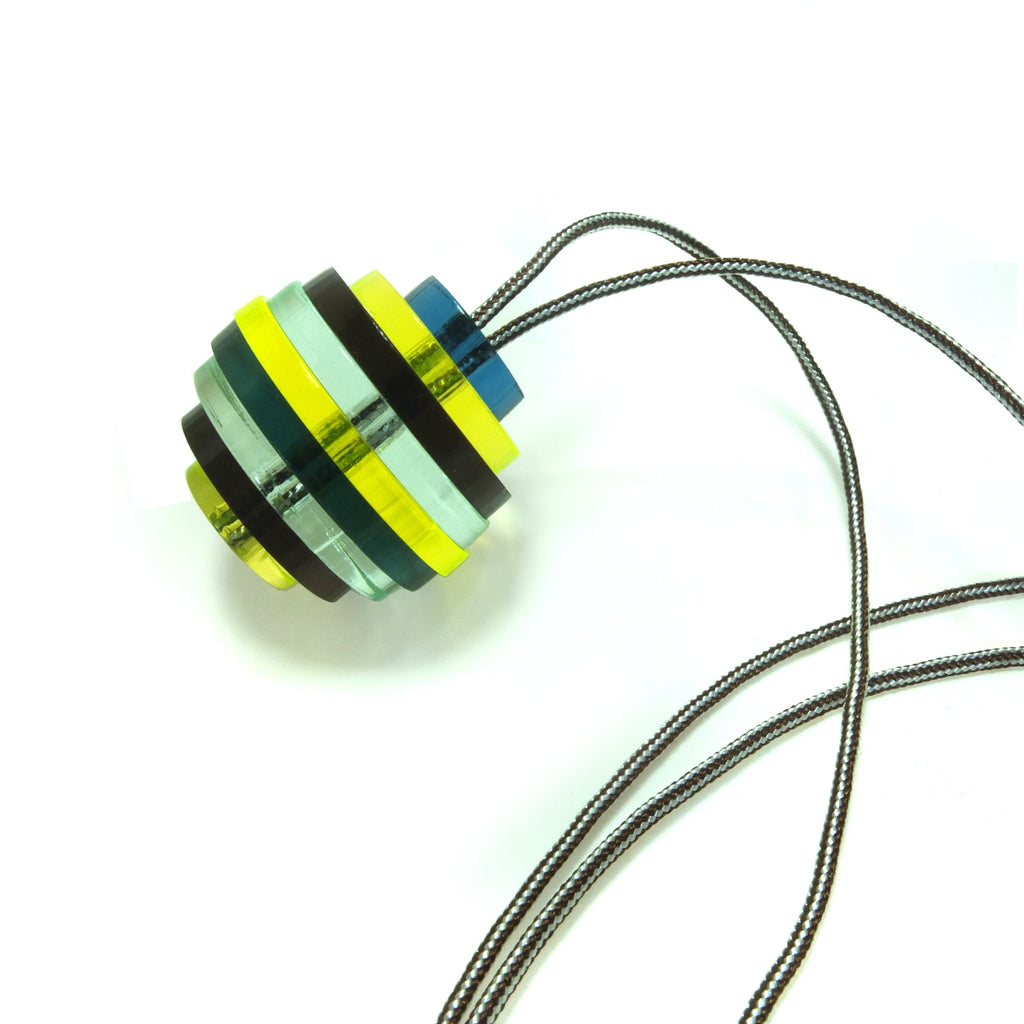 Sphere / Yellow, green