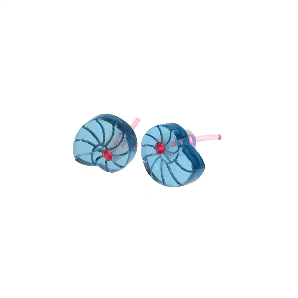 Studs / snail shell