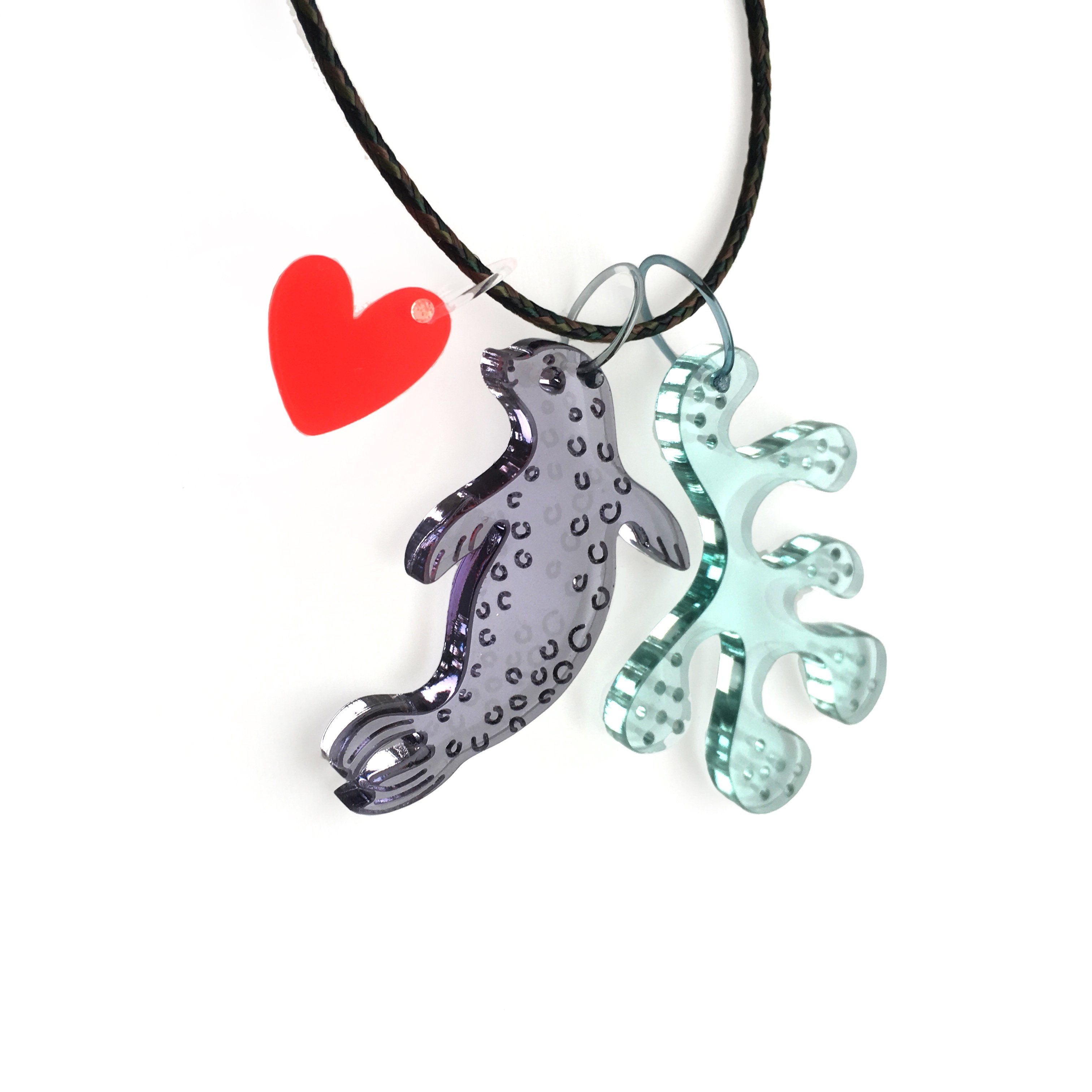 Figure necklace / Seal, Seaweed, Heart