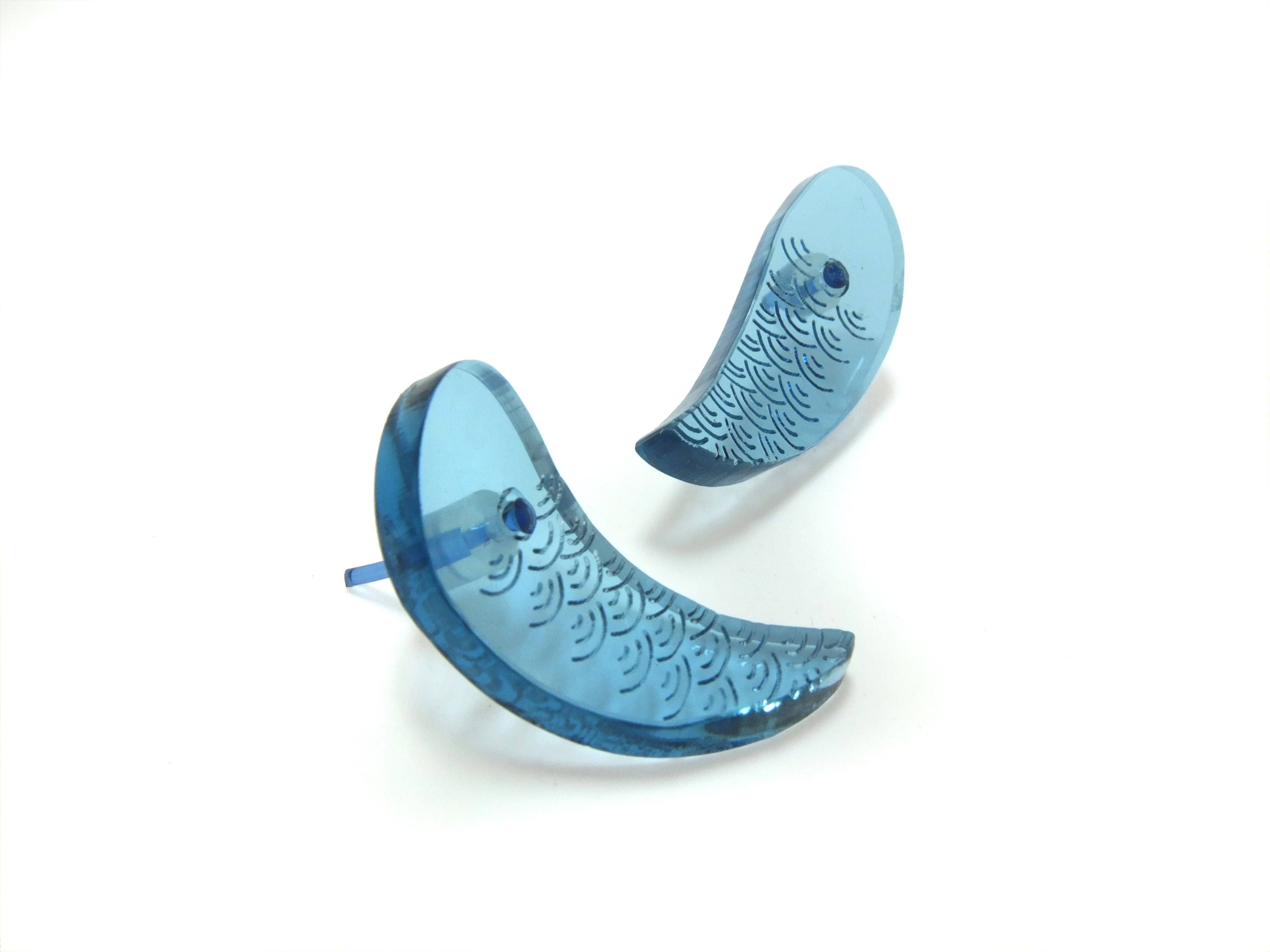 fish/studs
