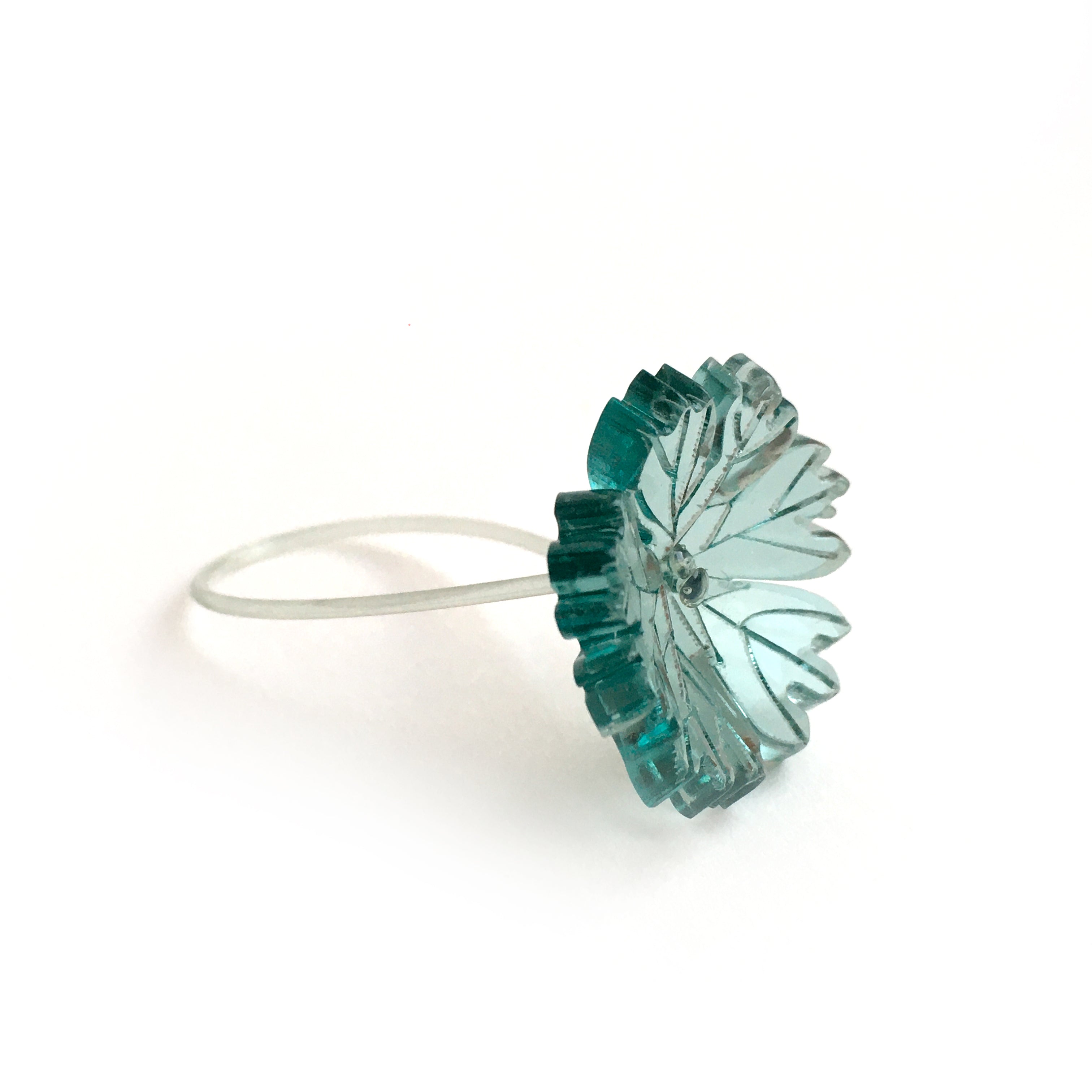 Flower ring / green leaf