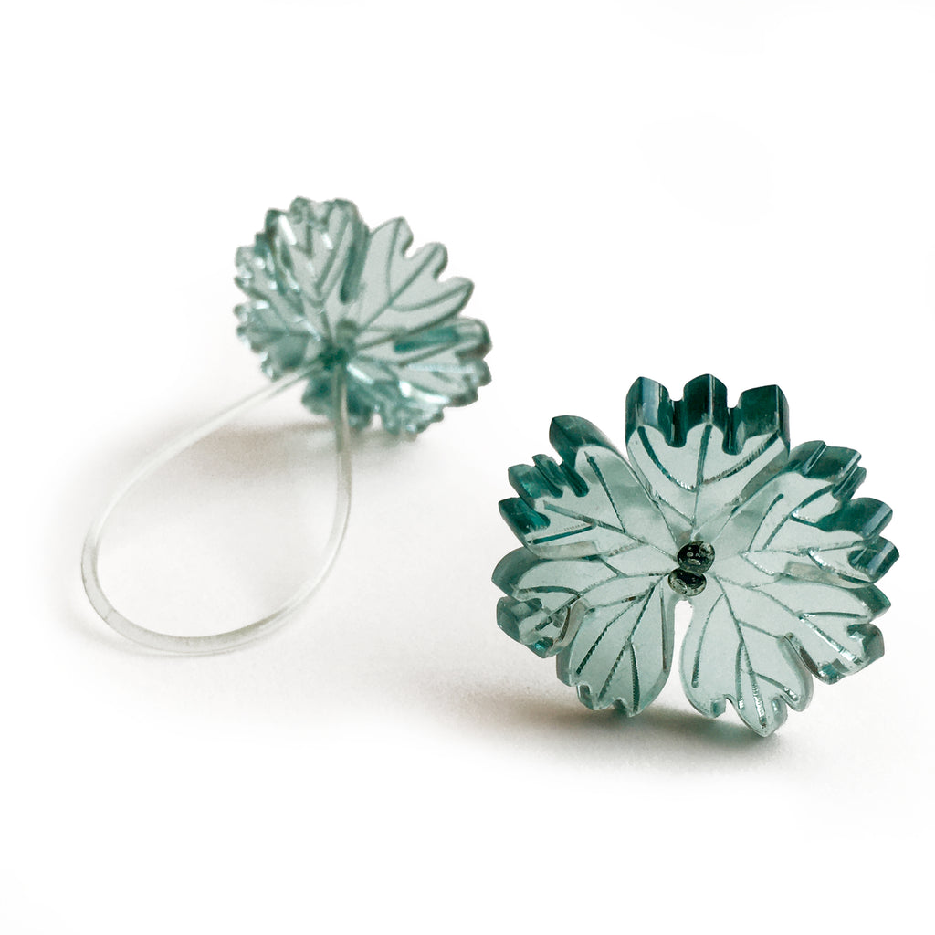 Flower ring / green leaf