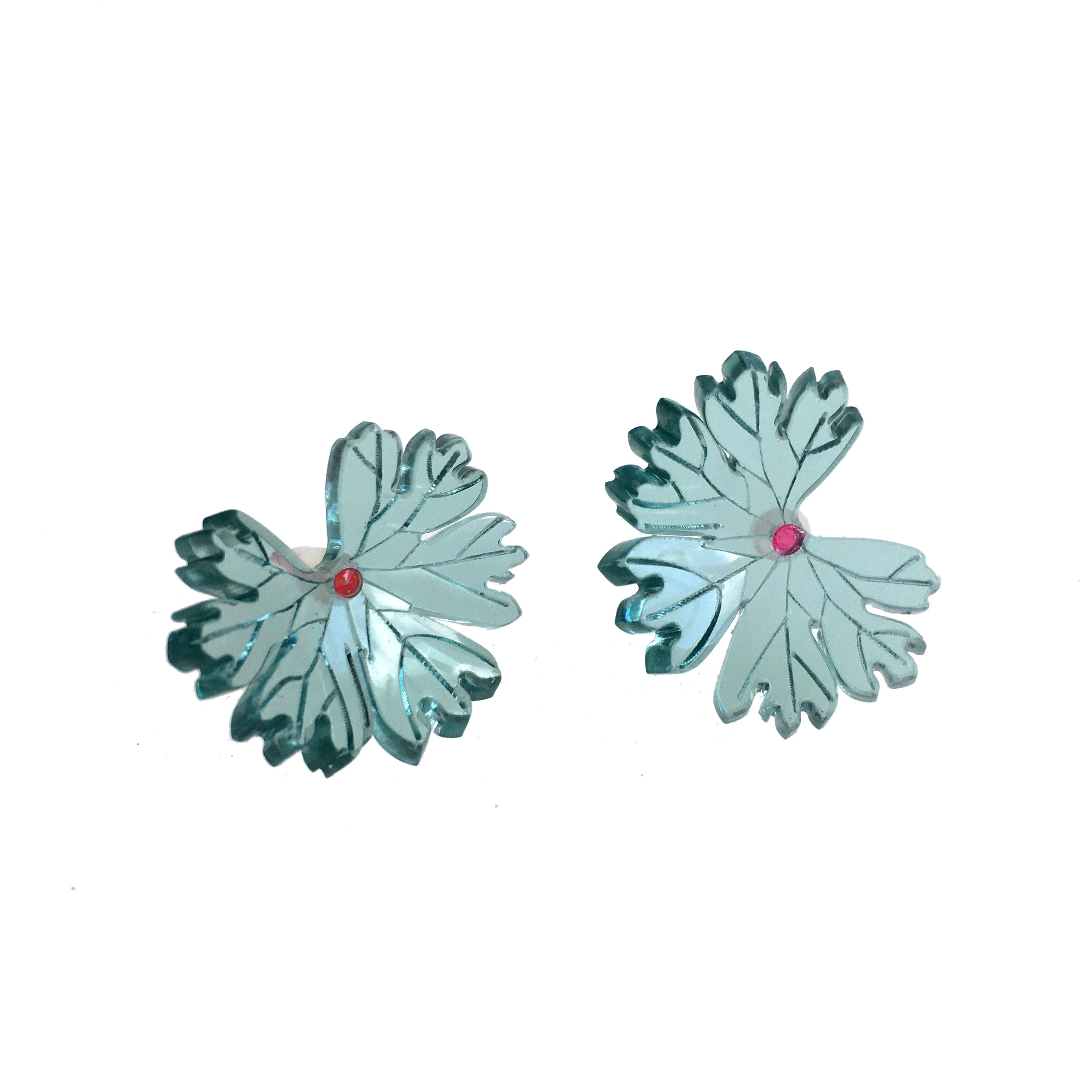 Large ear studs / Leaves