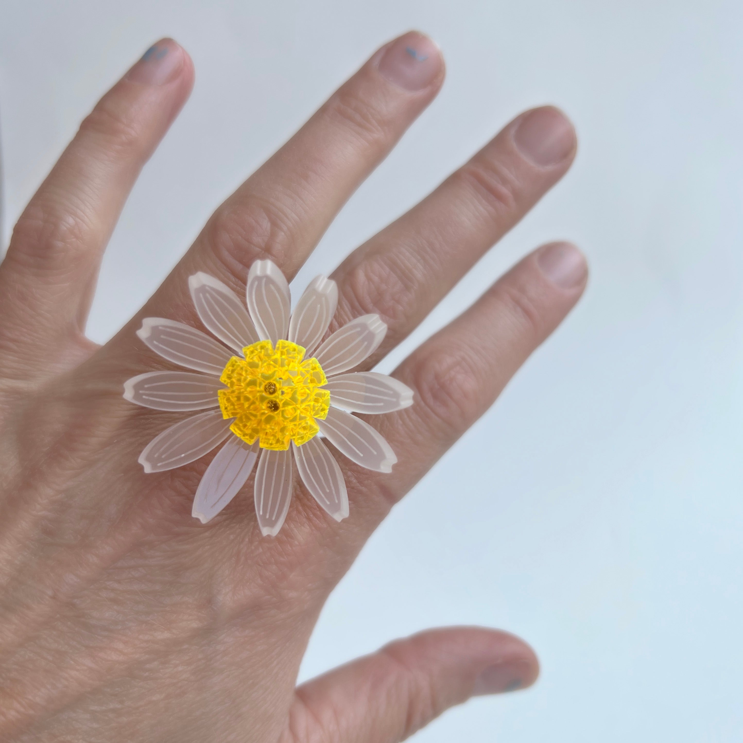Daisy flower ring