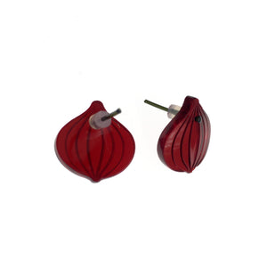 Large ear studs / Onion